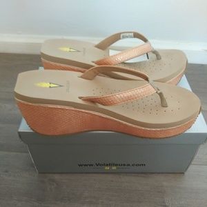 NIB Volatile Wedge Sandals